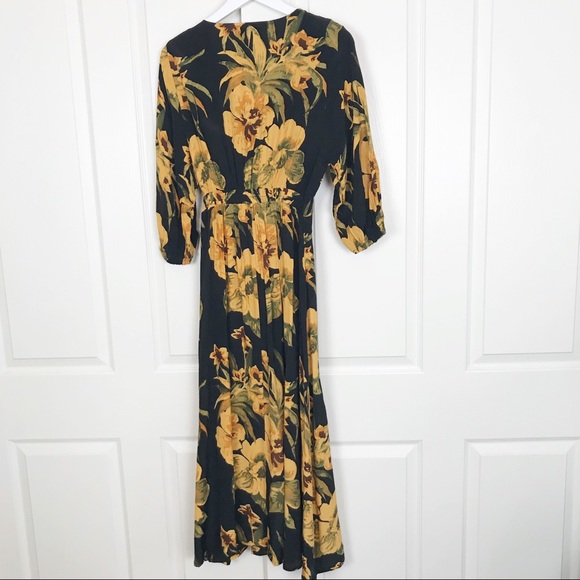 Faithfull The Brand Oliviera Floral Midi Dress - Picture 4 of 7